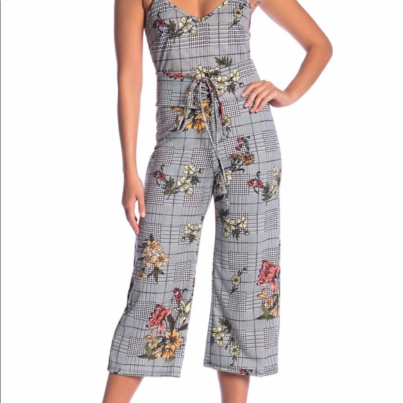 Poof! Belted Sleevless Jumpsuit. Large - Picture 2 of 8